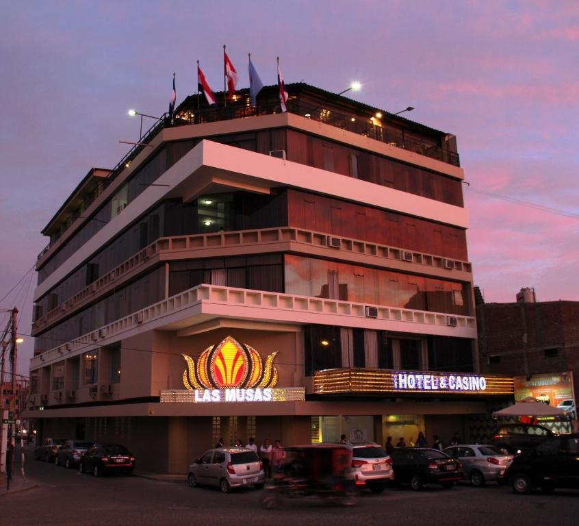 Las Musas Hotel & Casino Чиклайо Екстериор снимка